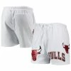 Brand new 😀 Men's Pro Standard White Chicago Bulls 6x NBA Finals Champions Mesh Capsule Shorts 😀